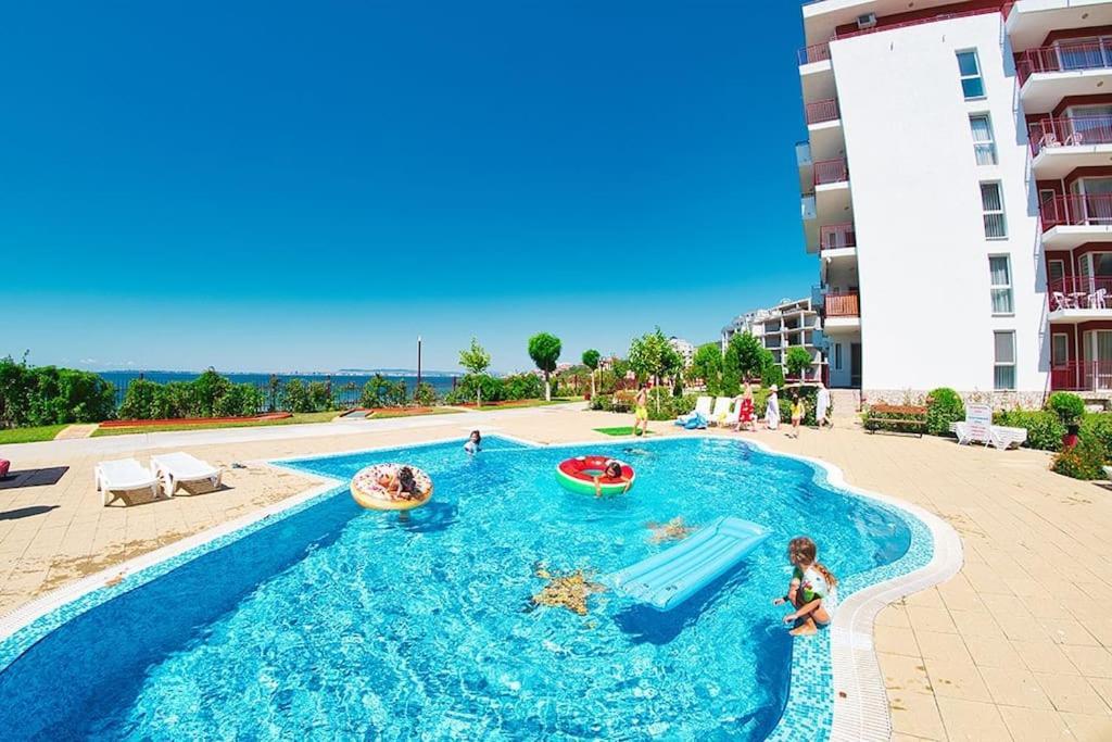 Roof Top Sea View Apartment 167,2Loznice,4-7 Osob Sveti Vlas Εξωτερικό φωτογραφία