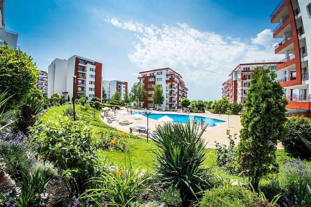 Roof Top Sea View Apartment 167,2Loznice,4-7 Osob Sveti Vlas Εξωτερικό φωτογραφία